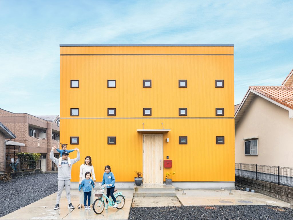 まるでゴッホの家？！“黄色い家”の中はリラックスできる異空間。 #074 岡山県M様